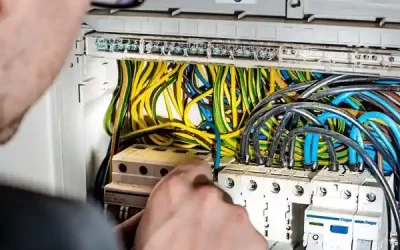 Rejtett veszélyek a falban: amit a villanyszerelésről mindenkinek tudnia kell!